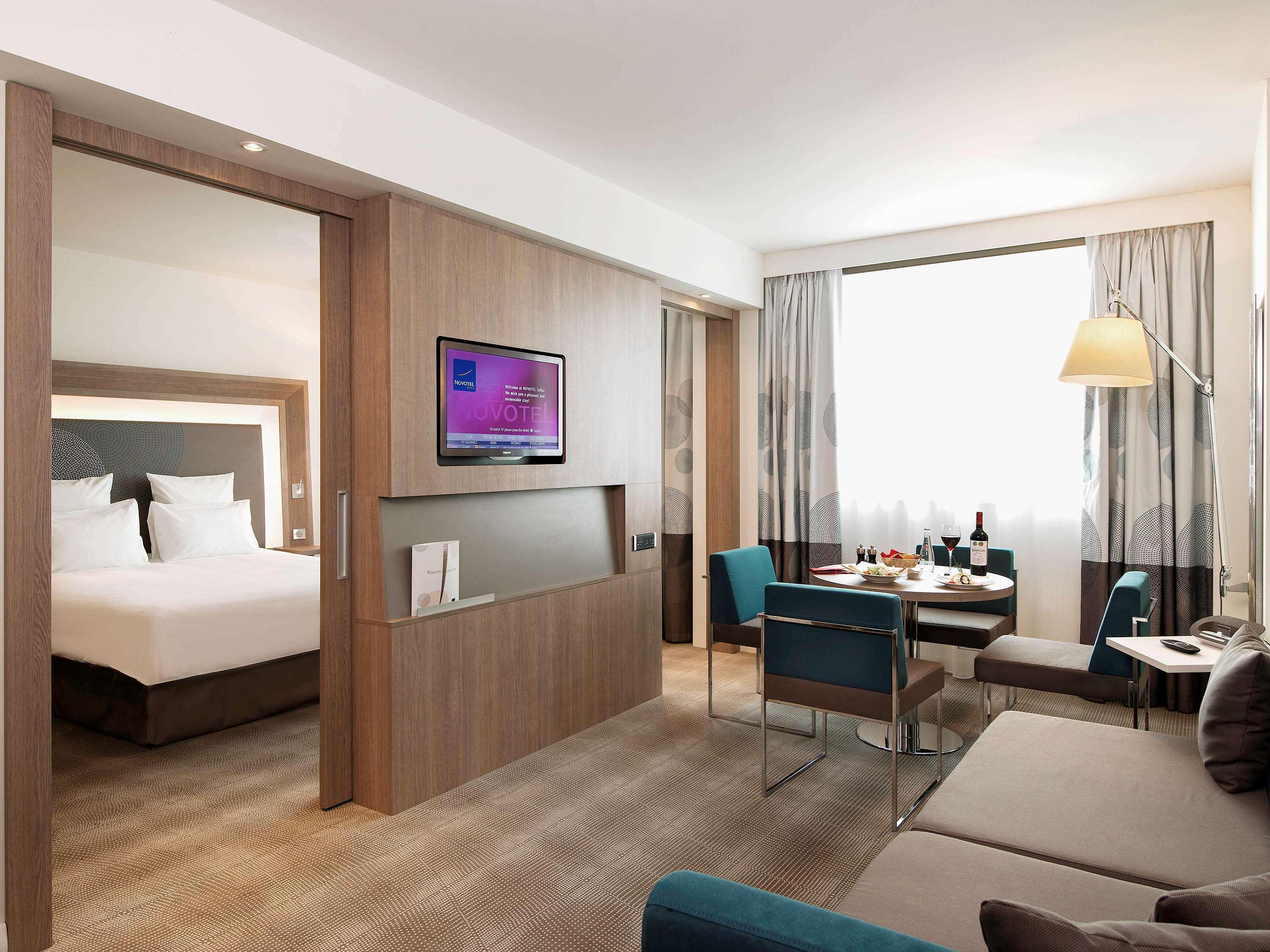 Novotel Fontainebleau Ury Luaran gambar