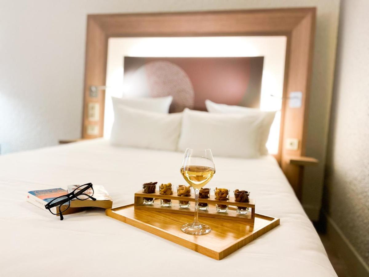 Novotel Fontainebleau Ury Luaran gambar